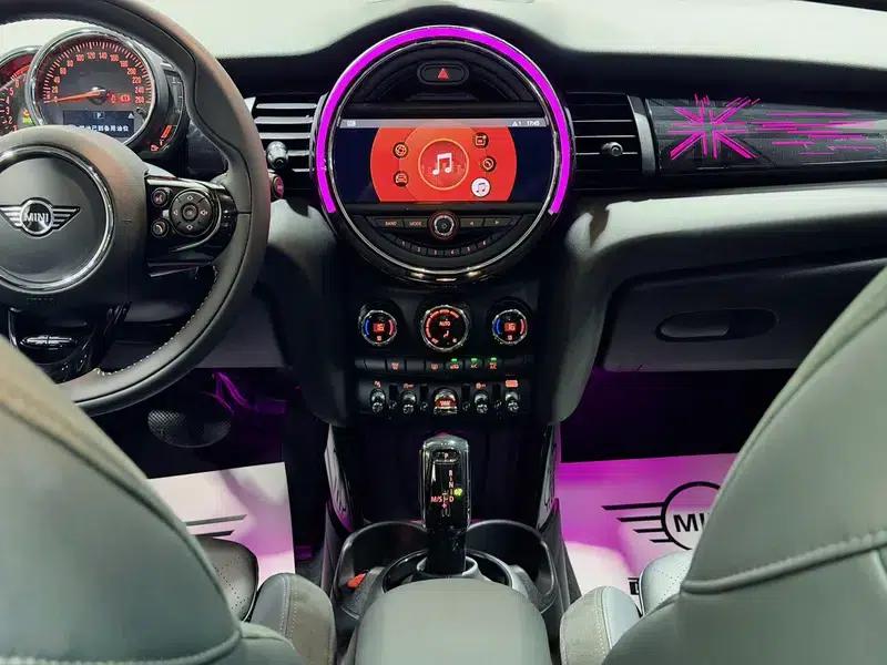 MINI 2019 1.5T COOPER Artist 5-Door Edition — миниатюра 8