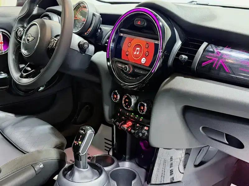 MINI 2019 1.5T COOPER Artist 5-Door Edition — миниатюра 9