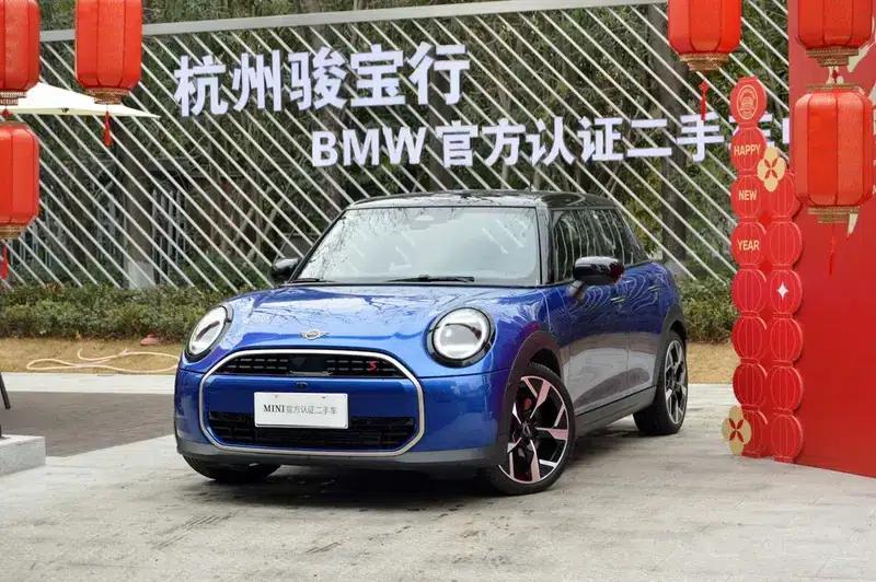 MINI 2025 2.0T COOPER S 5-Door Artist Edition — миниатюра 1