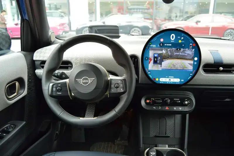 MINI 2025 2.0T COOPER S 5-Door Artist Edition — миниатюра 12