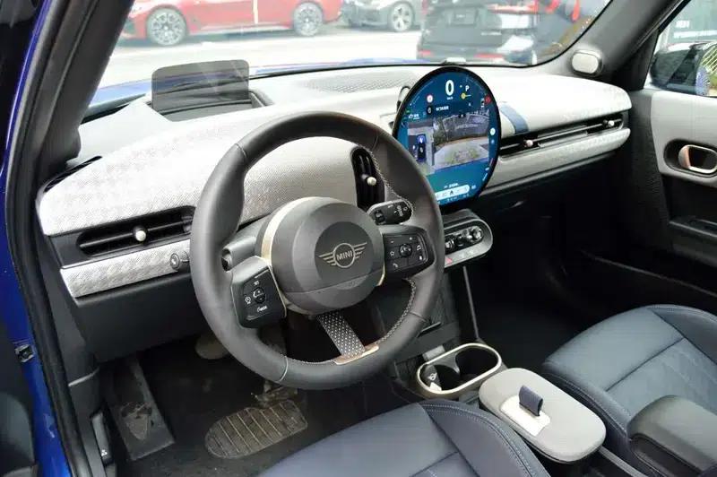 MINI 2025 2.0T COOPER S 5-Door Artist Edition — миниатюра 13
