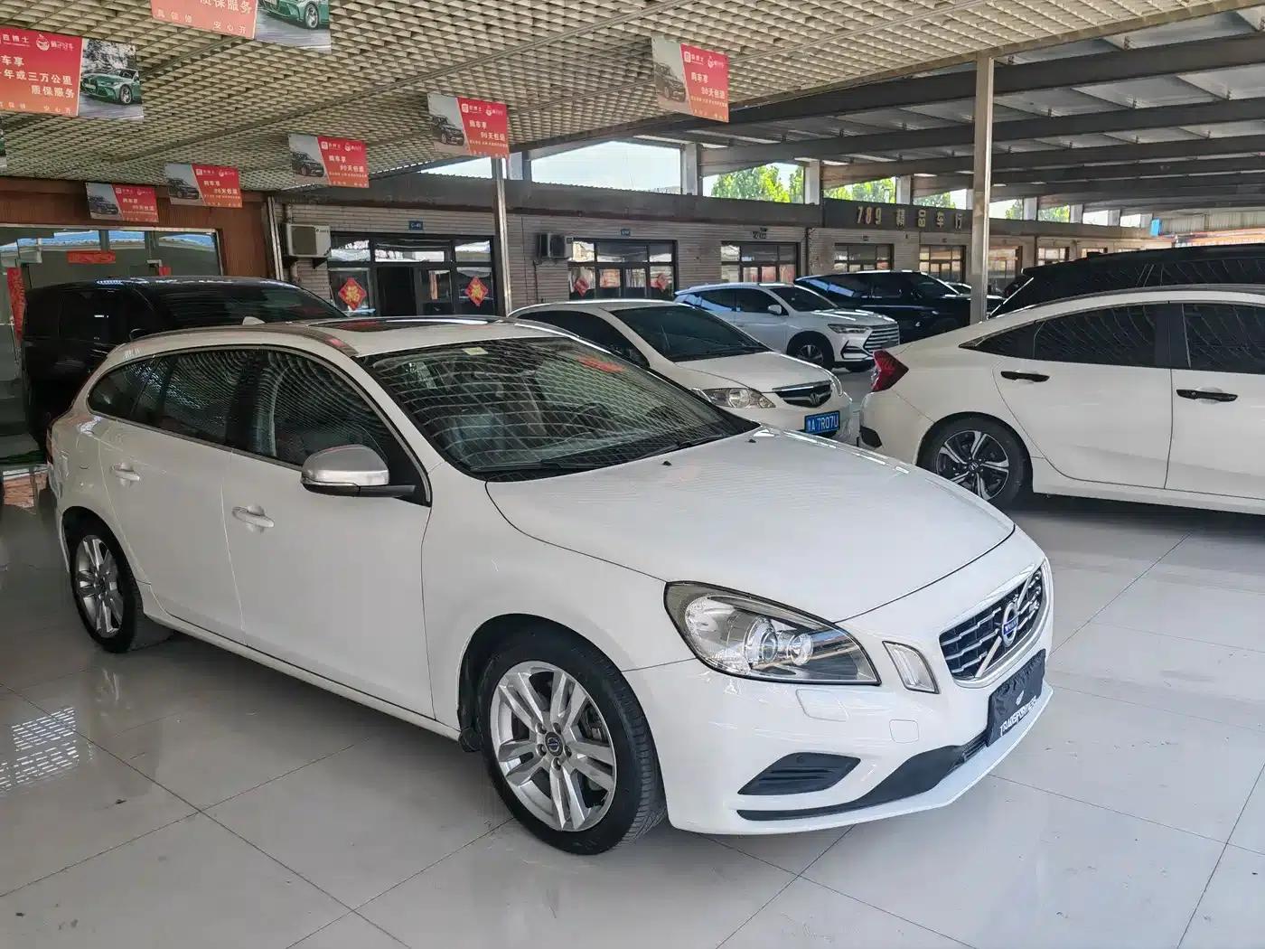 2012 Volvo V60 T6 AWD Sport Edition — миниатюра 3