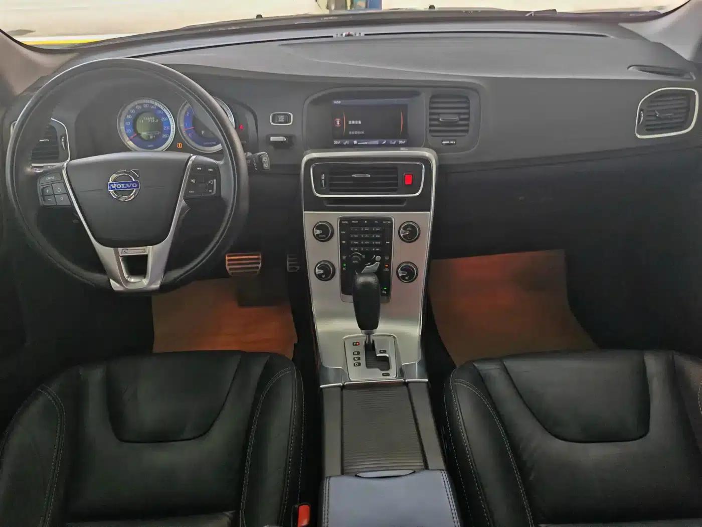 2012 Volvo V60 T6 AWD Sport Edition — миниатюра 9