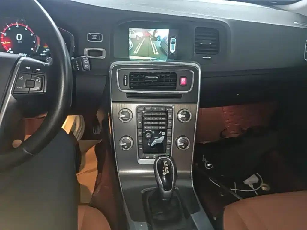 2015 Volvo V60 T5 Smart Edition — миниатюра 13