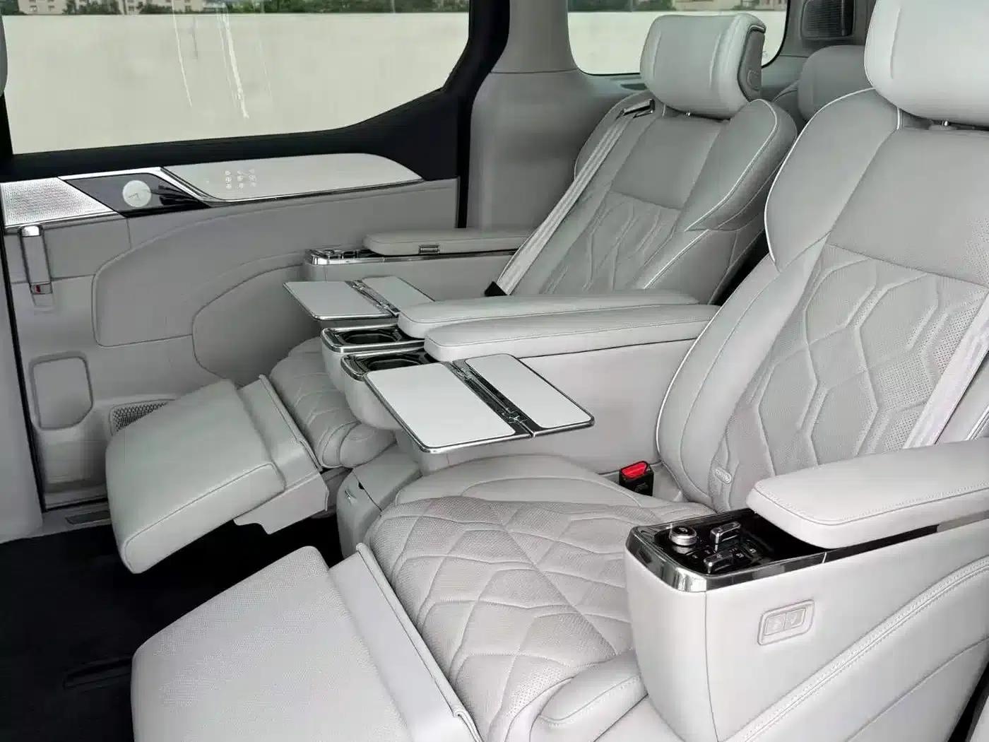 Volvo EM90 2025 Ultra 6-seater — миниатюра 5