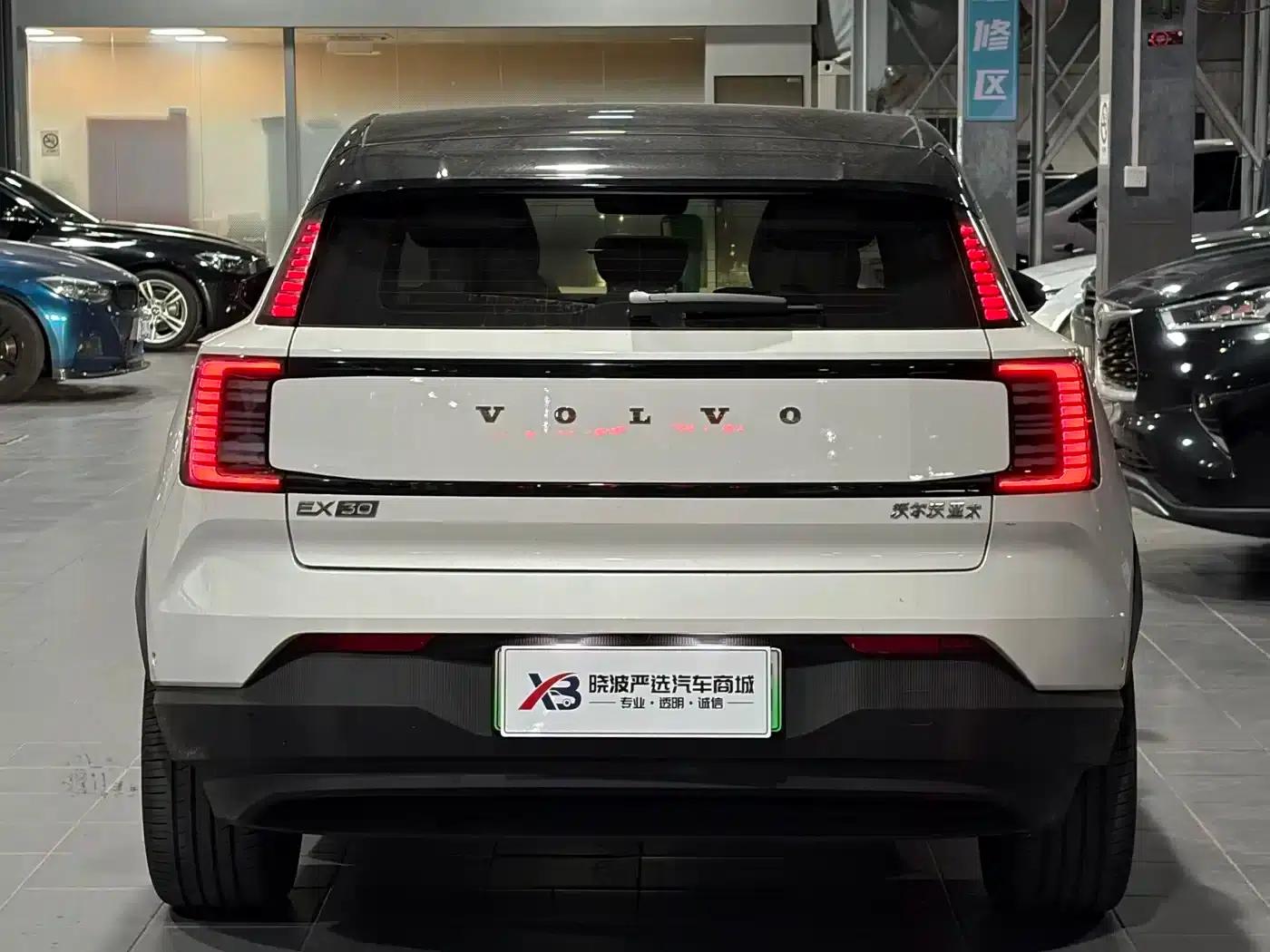 Volvo EX30 2025 Dual Motor All-Wheel Drive High-Performance Ultra — миниатюра 6