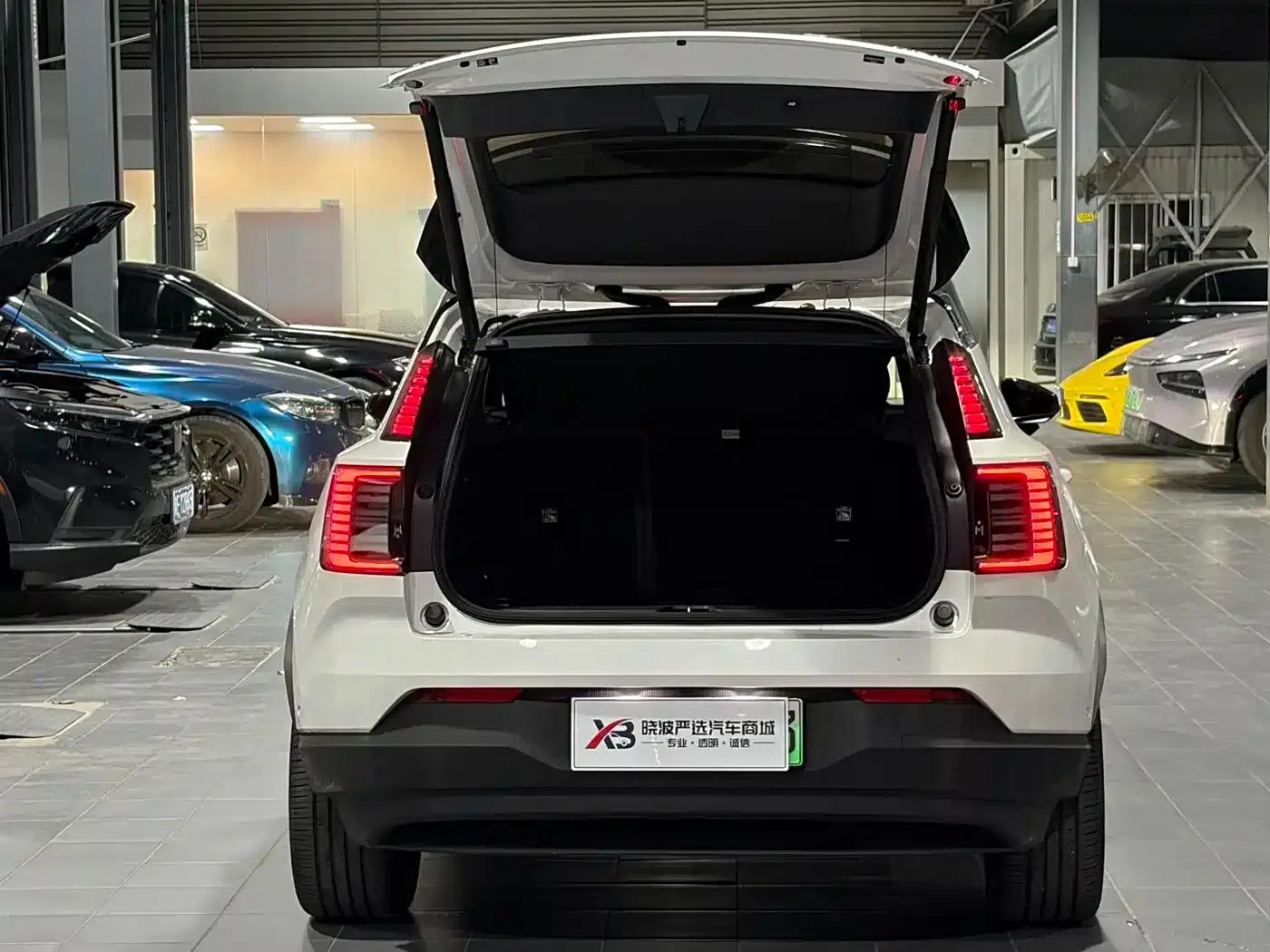 Volvo EX30 2025 Dual Motor All-Wheel Drive High-Performance Ultra — миниатюра 7