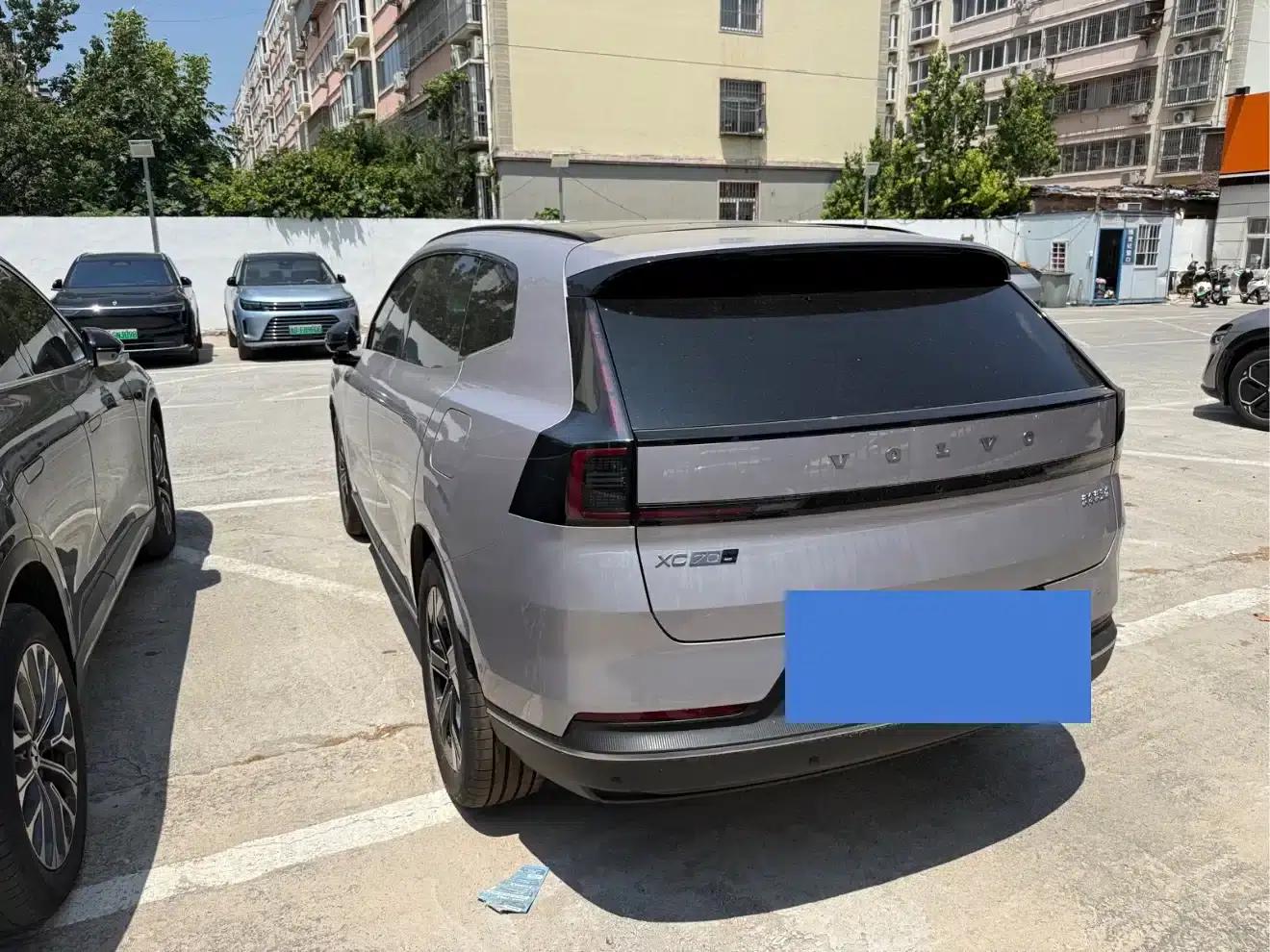 2026 Volvo XC70 Plug-in Hybrid, All-Wheel Drive, Long Range Core — миниатюра 6