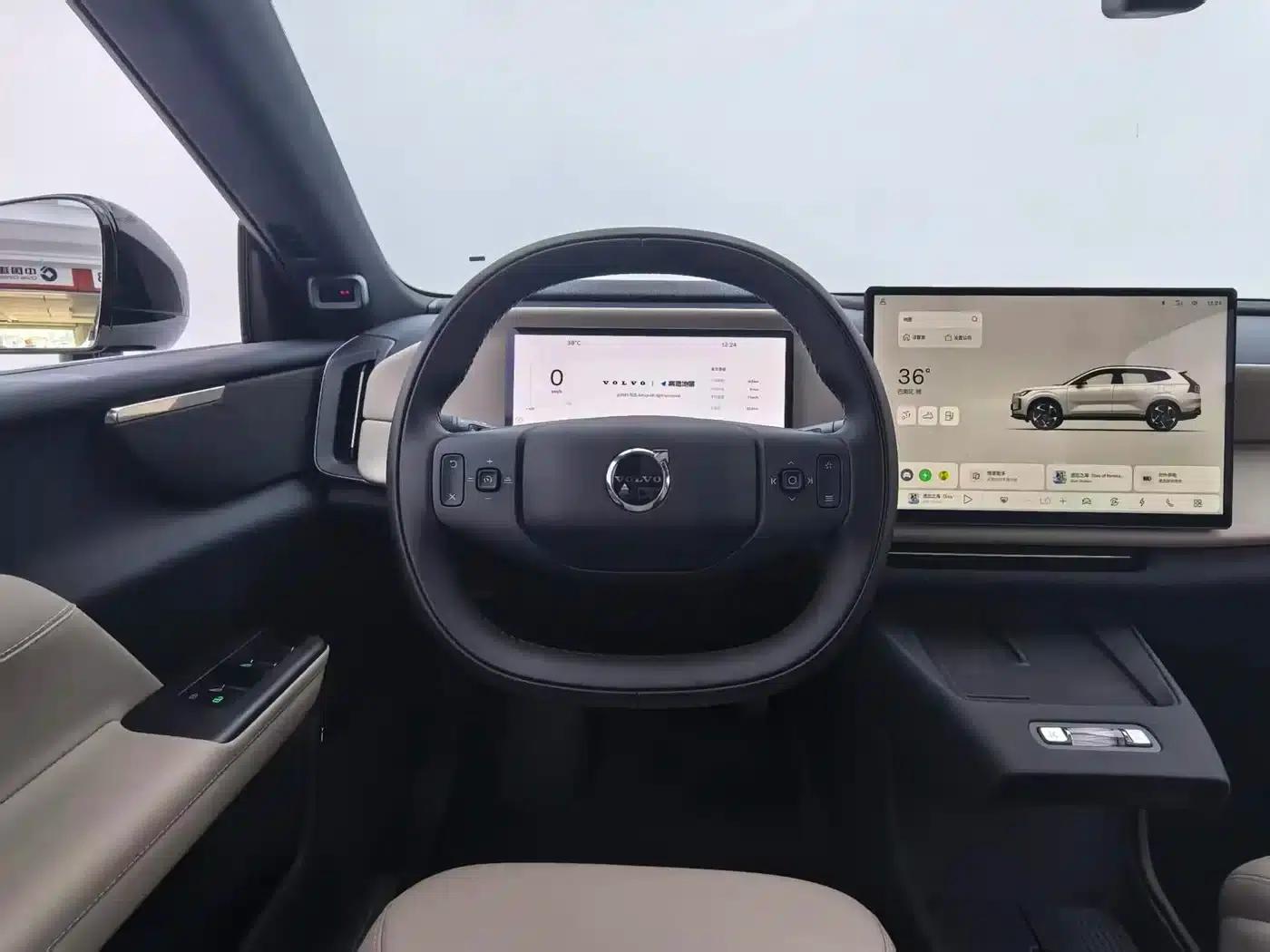 2026 Volvo XC70 Plug-in Hybrid, All-Wheel Drive, Long Range Core — миниатюра 13