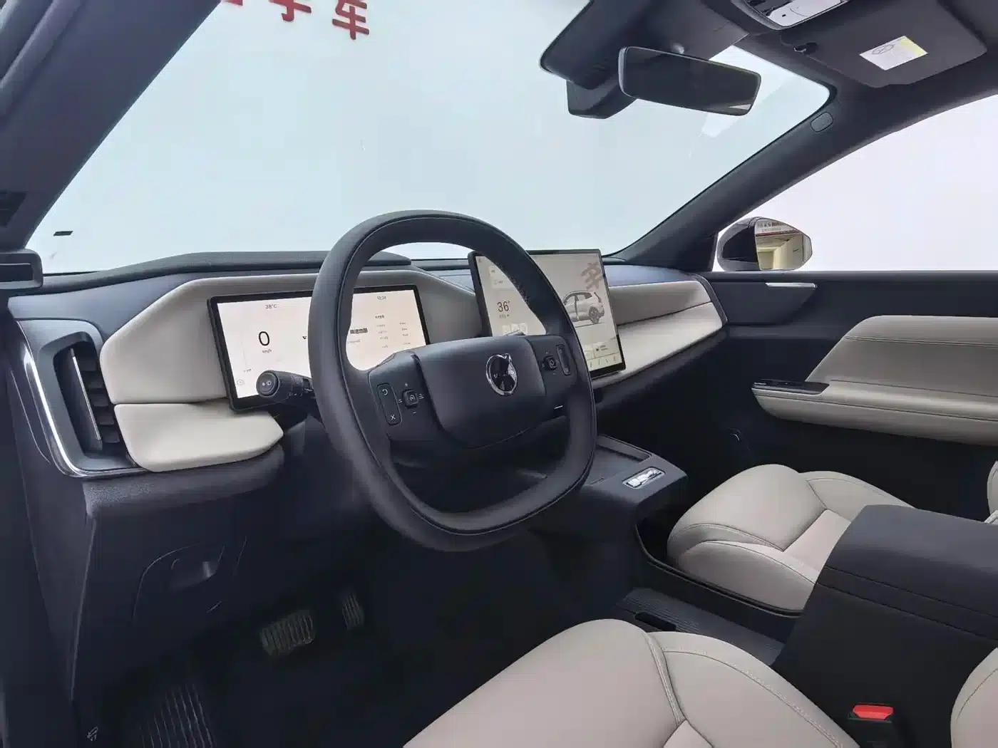 2026 Volvo XC70 Plug-in Hybrid, All-Wheel Drive, Long Range Core — миниатюра 17