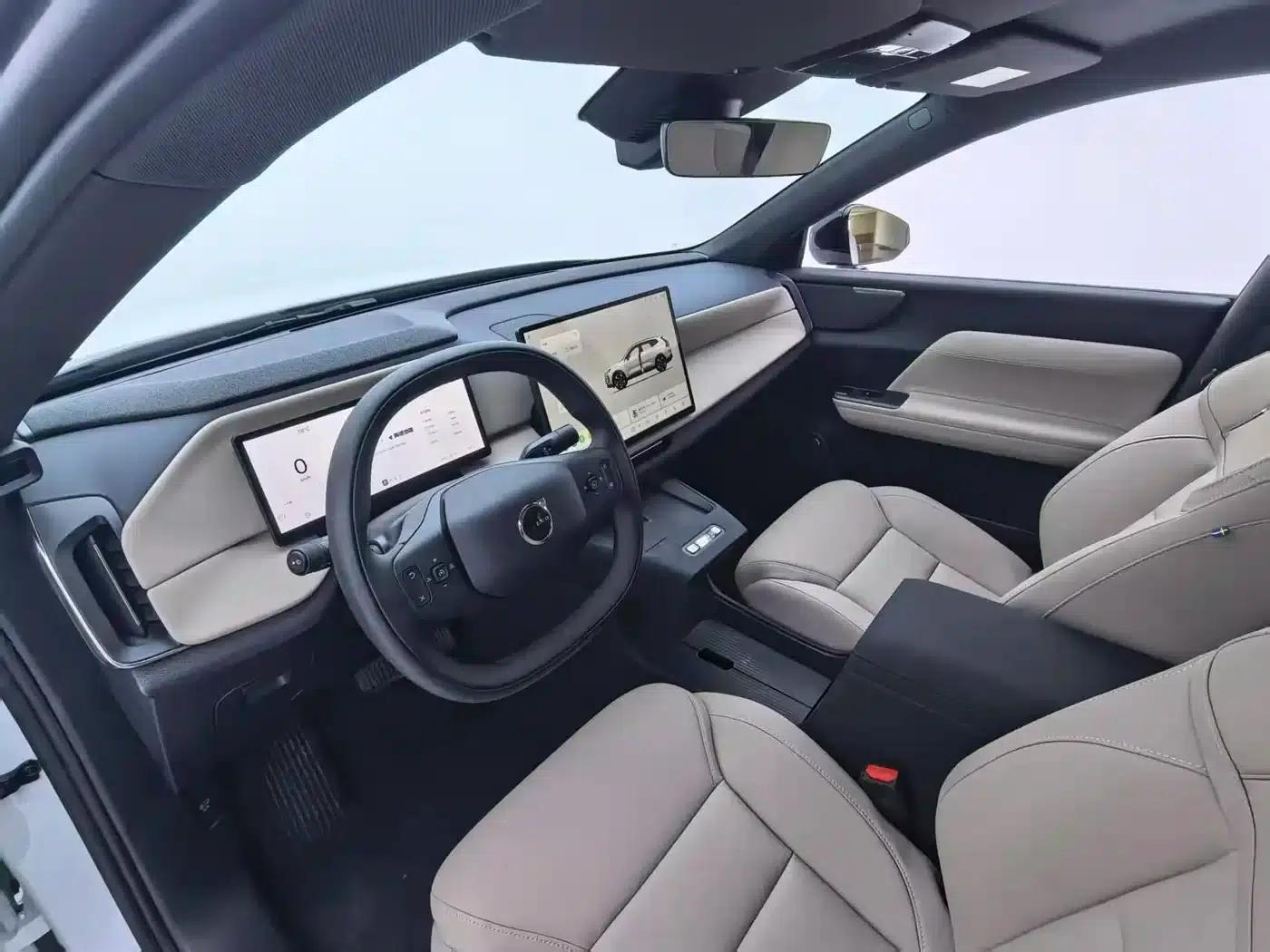 2026 Volvo XC70 Plug-in Hybrid, All-Wheel Drive, Long Range Core — миниатюра 18