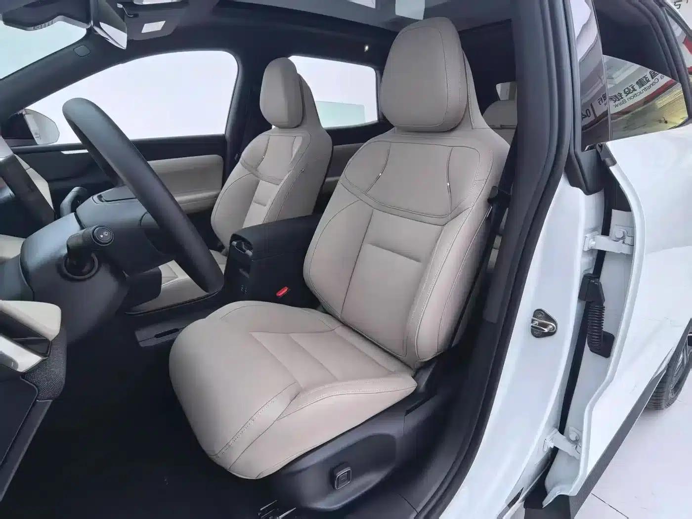 2026 Volvo XC70 Plug-in Hybrid, All-Wheel Drive, Long Range Core — миниатюра 20