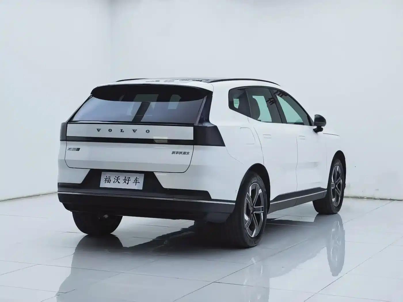 2026 Volvo XC70 Plug-in Hybrid, All-Wheel Drive, Long Range Core — миниатюра 31