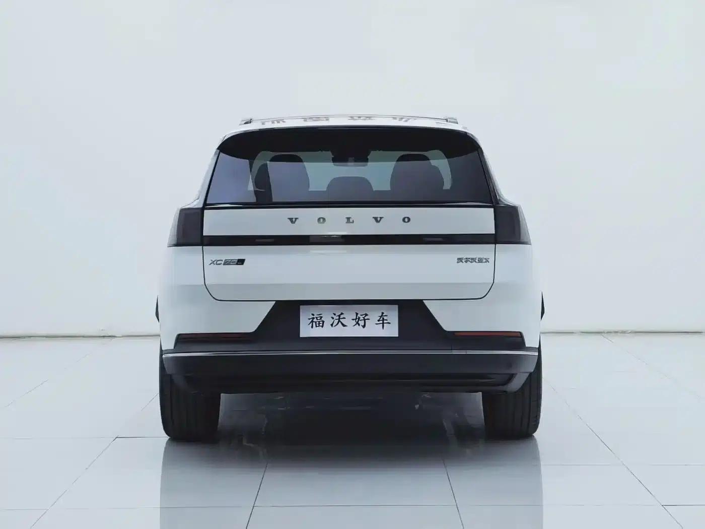 2026 Volvo XC70 Plug-in Hybrid, All-Wheel Drive, Long Range Core — миниатюра 32