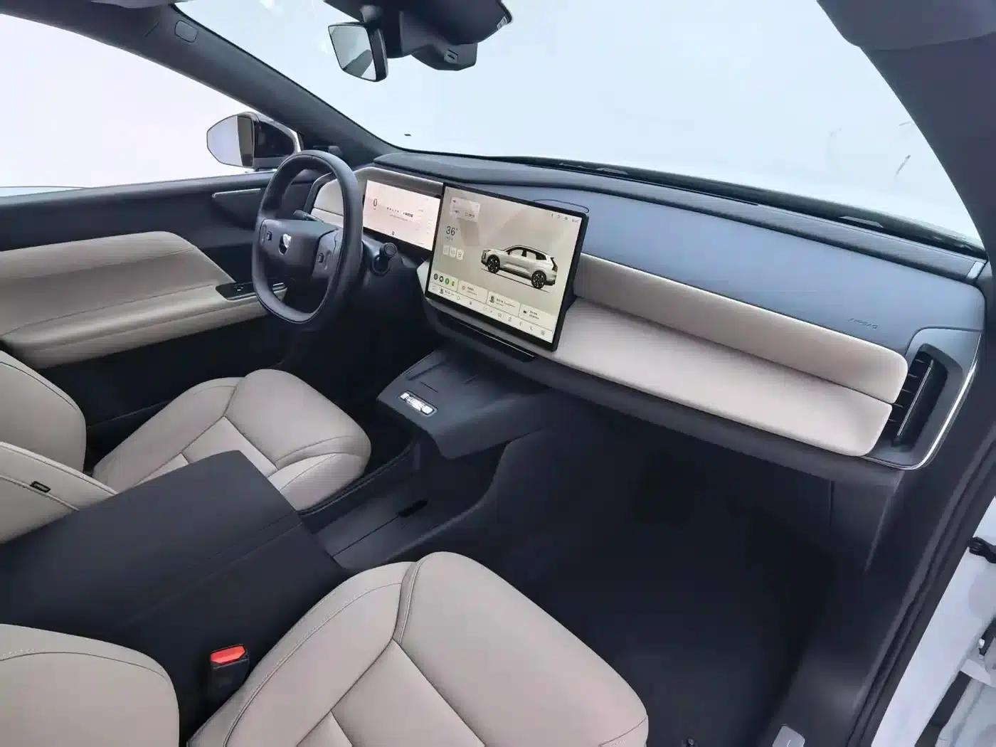 2026 Volvo XC70 Plug-in Hybrid, All-Wheel Drive, Long Range Core — миниатюра 8