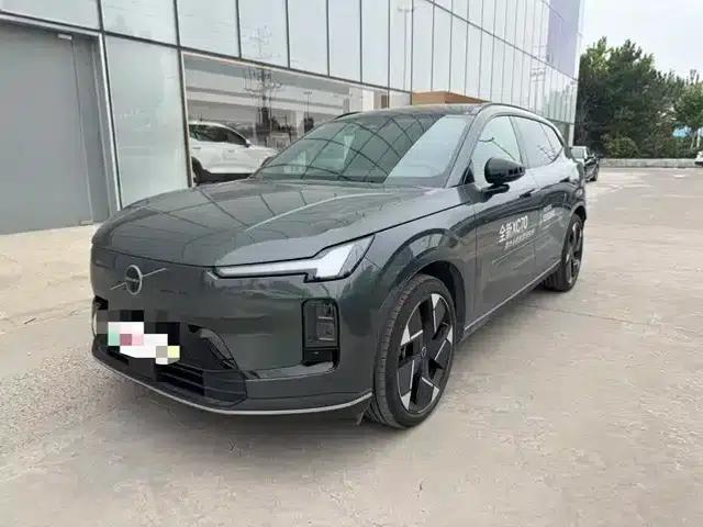 2026 Volvo XC70 Plug-in Hybrid, All-Wheel Drive, Ultra Range