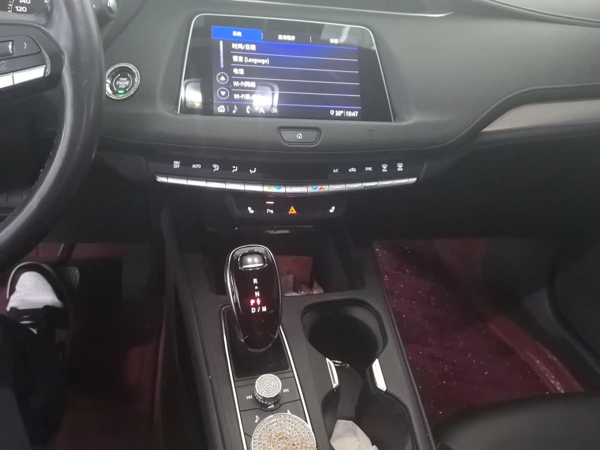 Cadillac XT4 2018 28T Two-Wheel-Drive Luxury Model — миниатюра 13