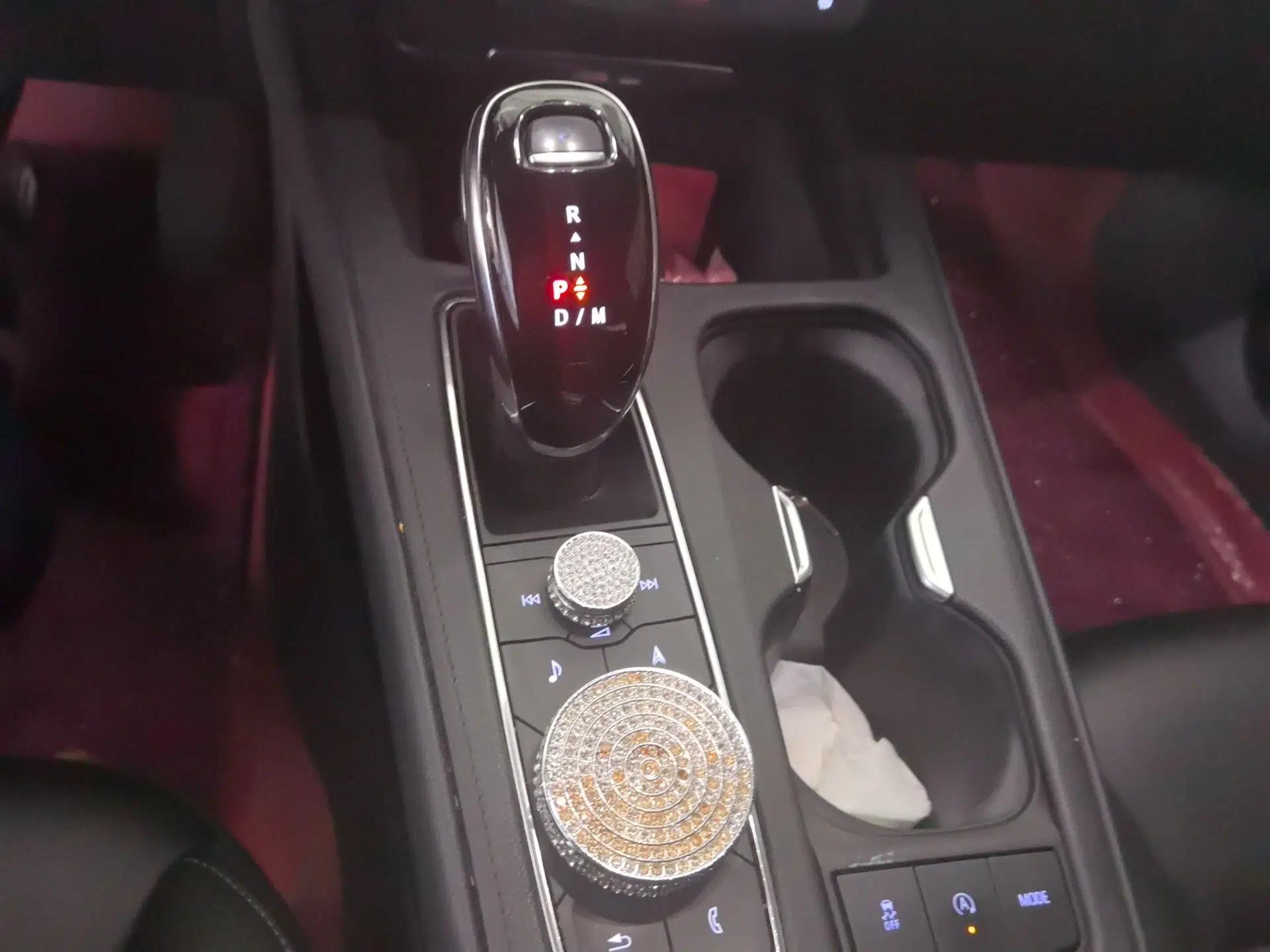 Cadillac XT4 2018 28T Two-Wheel-Drive Luxury Model — миниатюра 14