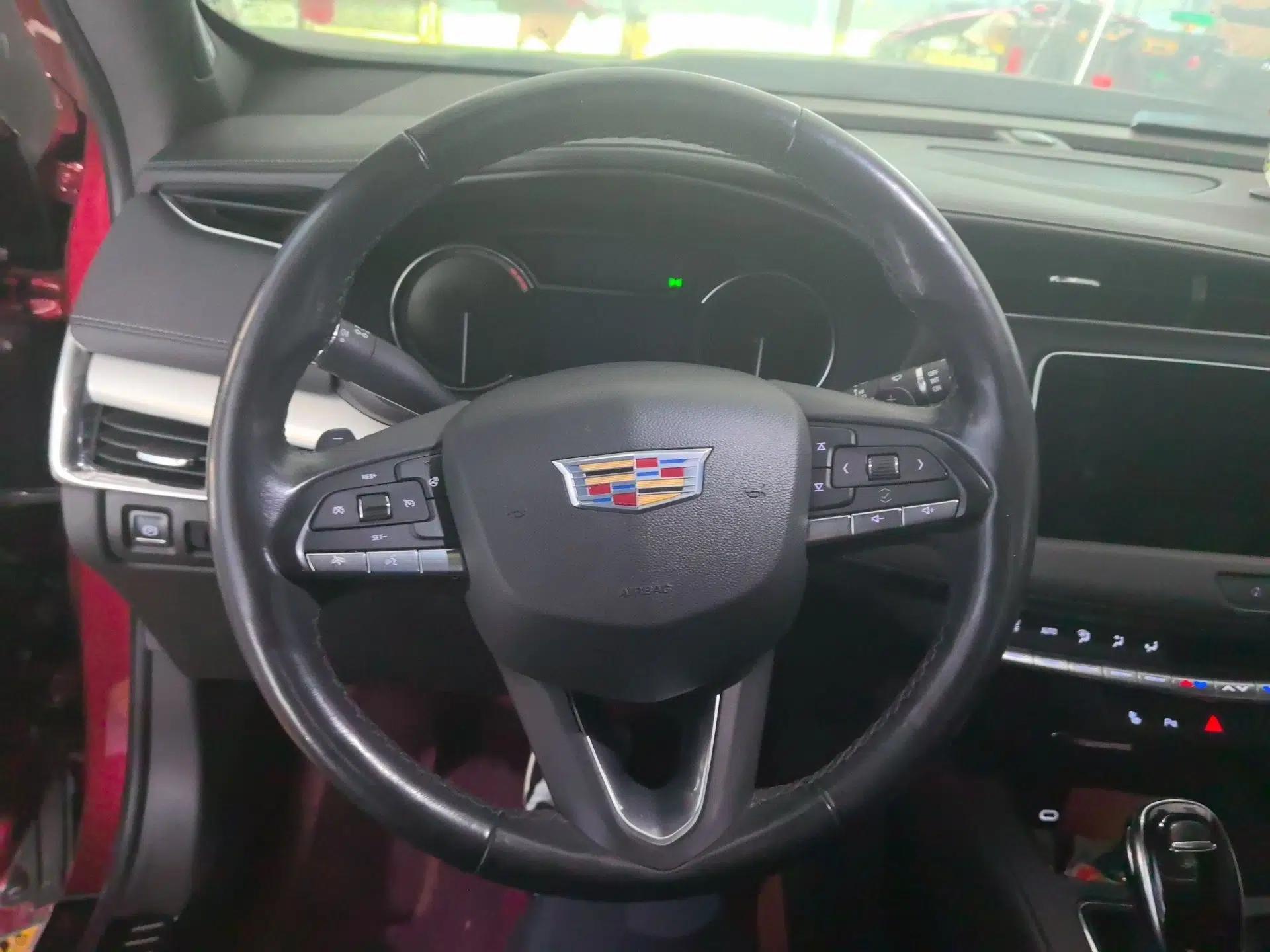 Cadillac XT4 2018 28T Two-Wheel-Drive Luxury Model — миниатюра 10