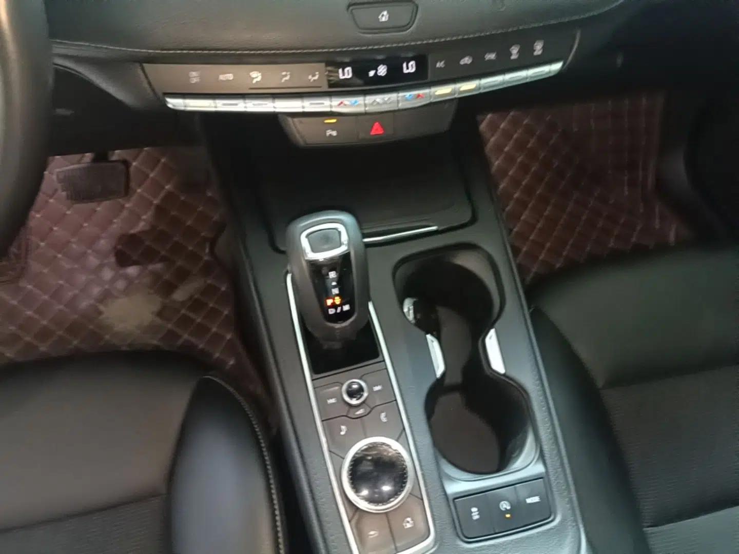 Cadillac XT4 2018 28T Two-Wheel Drive Tech Version — миниатюра 21