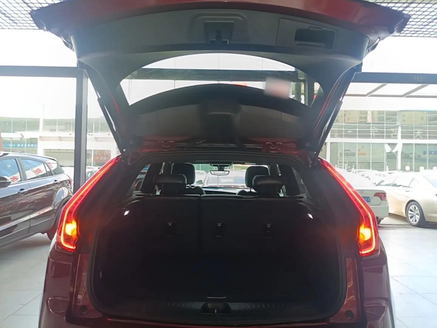 Cadillac XT4 2018 28T Two-Wheel Drive Tech Version — миниатюра 27