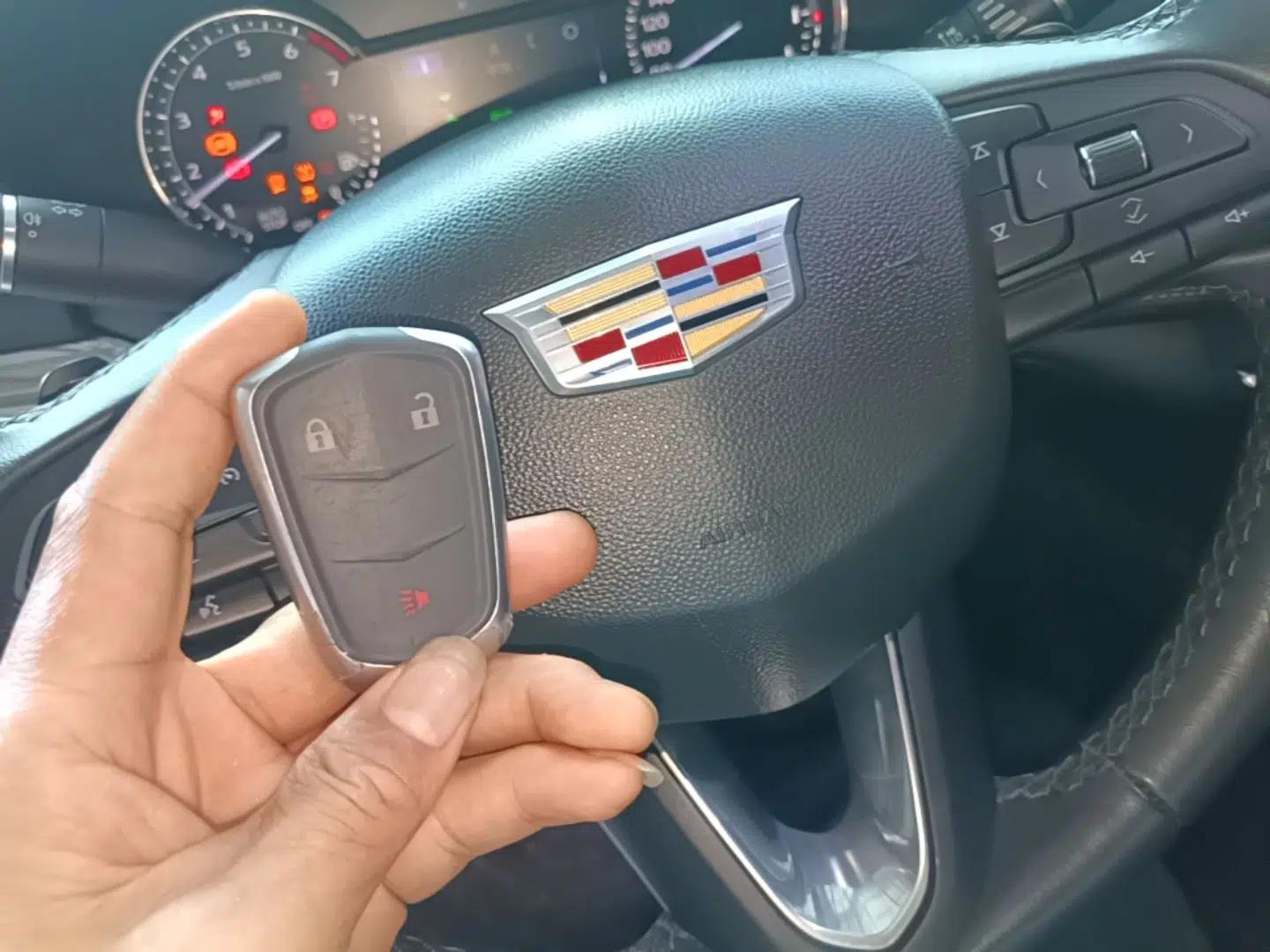Cadillac XT4 2018 28T Two-Wheel Drive Tech Version — миниатюра 28
