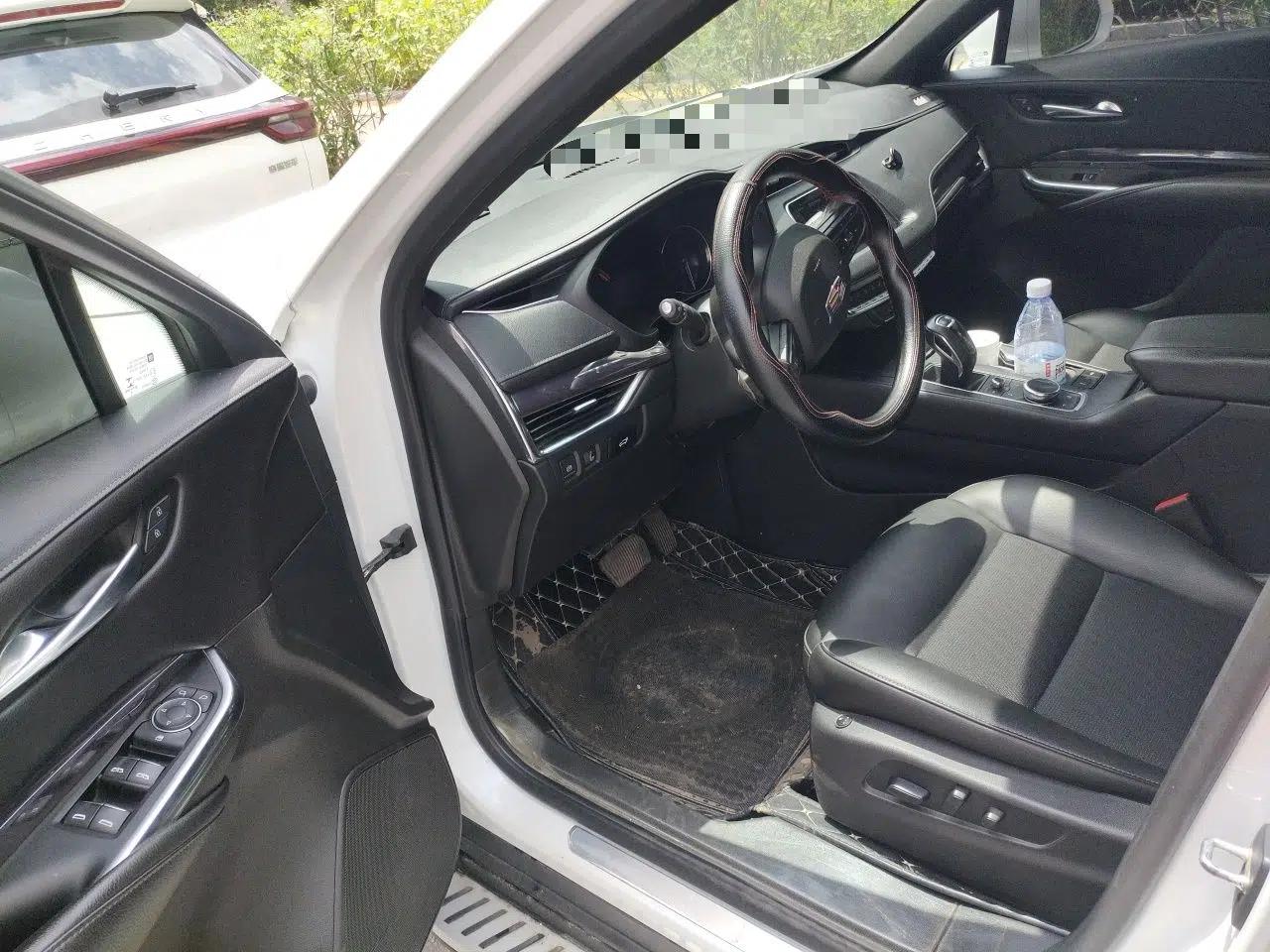 Cadillac XT4 2018 28T Two-Wheel Drive Tech Version — миниатюра 16