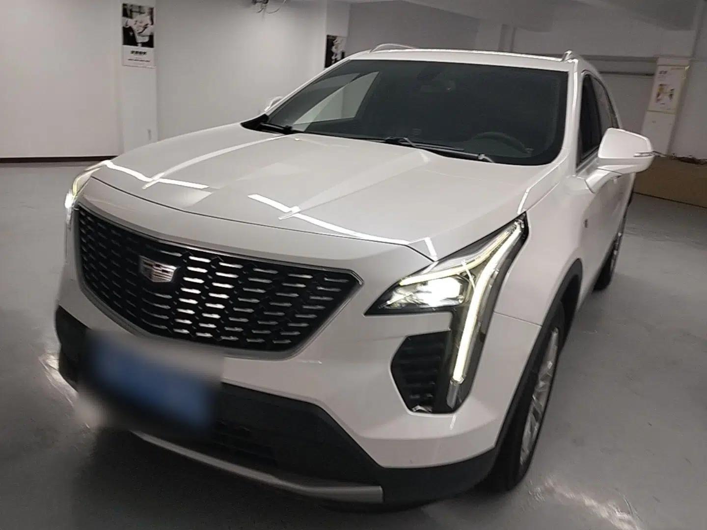 Cadillac XT4 2021 28T Two-Wheel Drive Leading Version — миниатюра 1