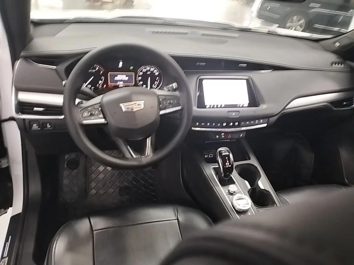 Cadillac XT4 2021 28T Two-Wheel Drive Leading Version — миниатюра 12