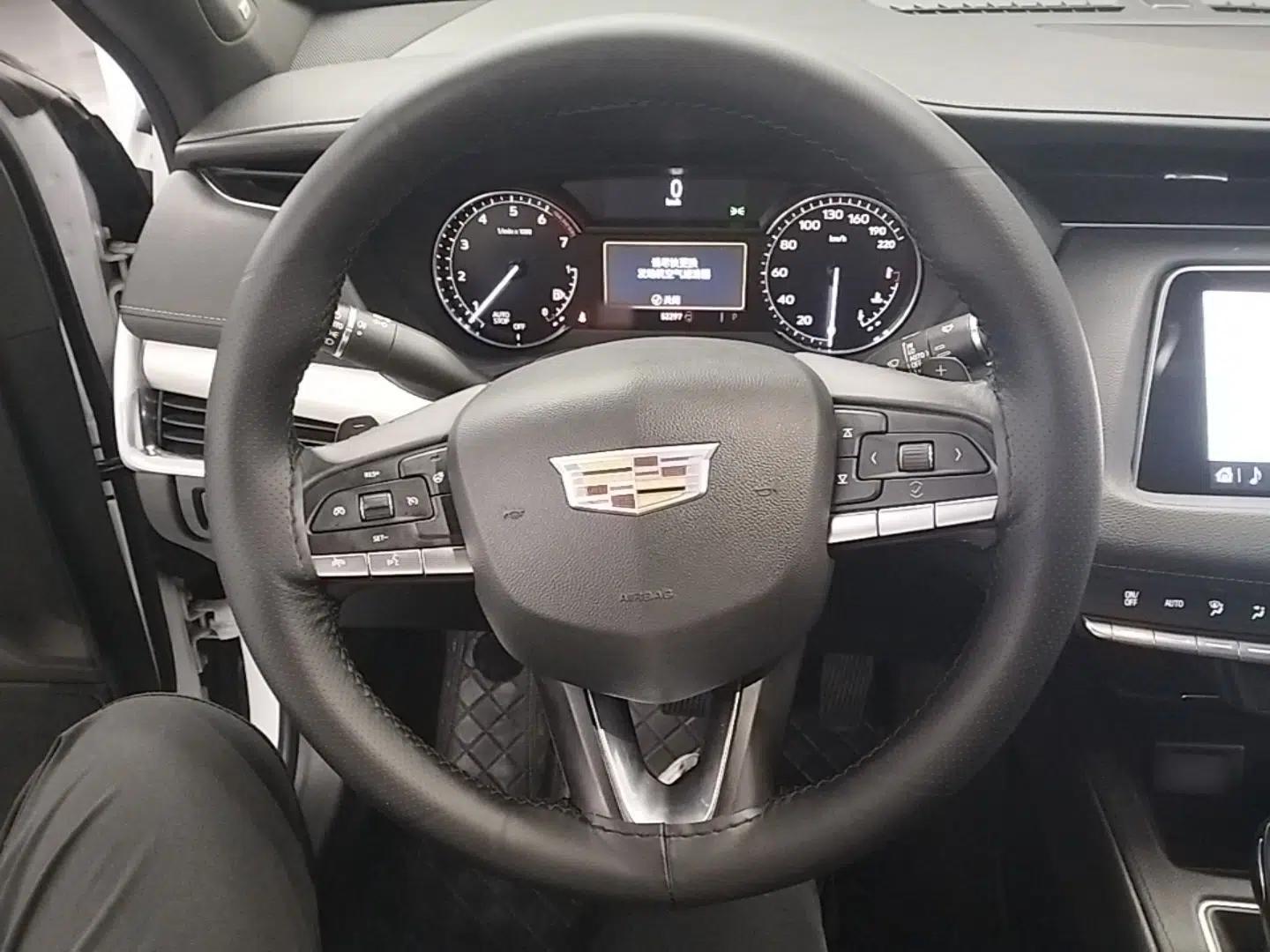Cadillac XT4 2021 28T Two-Wheel Drive Leading Version — миниатюра 13