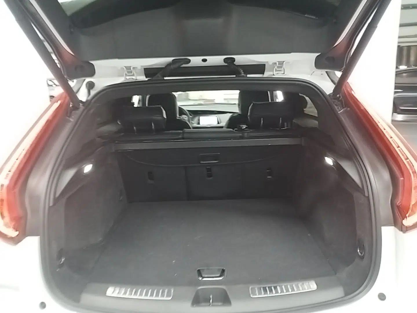 Cadillac XT4 2021 28T Two-Wheel Drive Leading Version — миниатюра 22