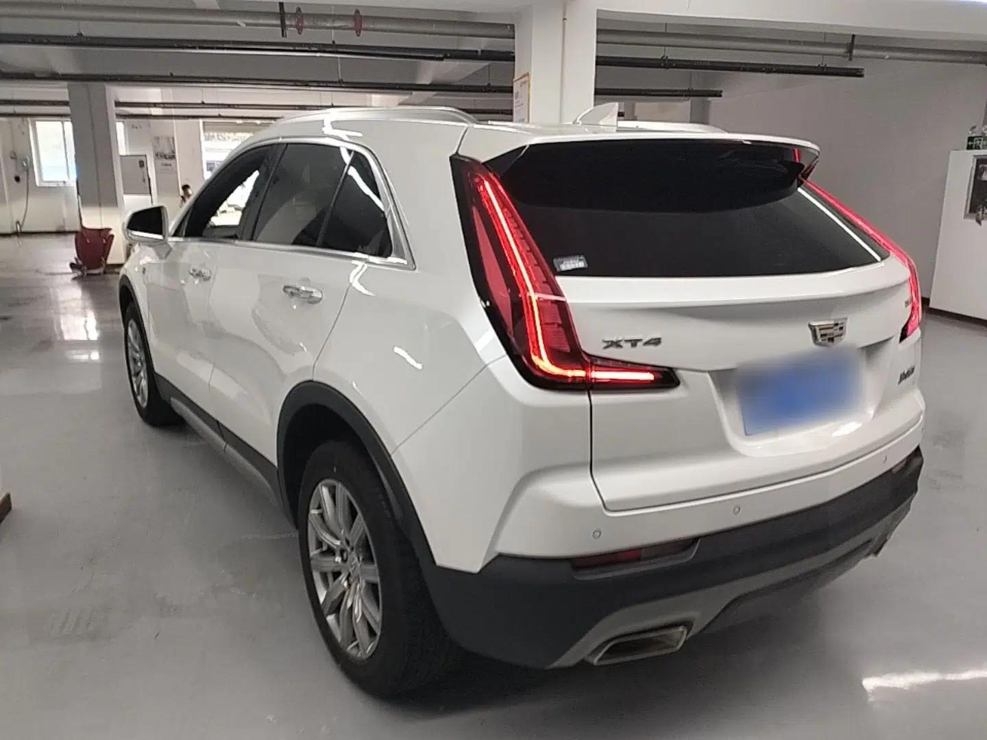 Cadillac XT4 2021 28T Two-Wheel Drive Leading Version — миниатюра 4