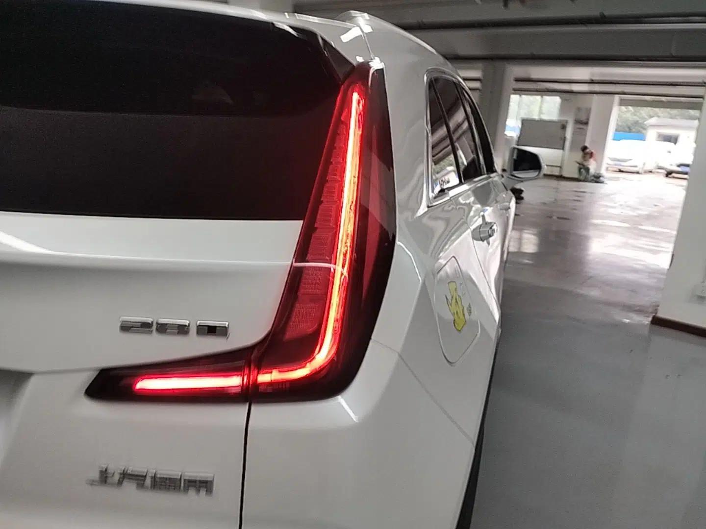 Cadillac XT4 2021 28T Two-Wheel Drive Leading Version — миниатюра 9