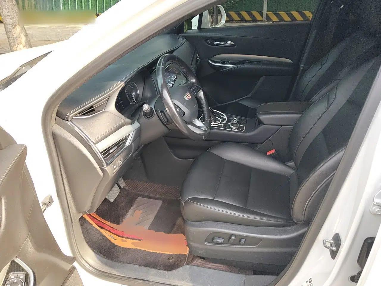Cadillac XT4 2018 28T Two-Wheel Drive Leading Version — миниатюра 16