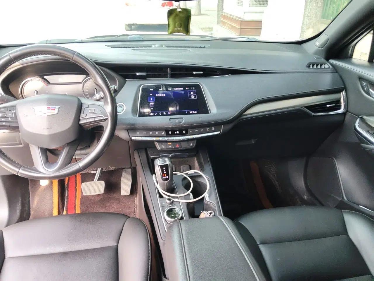 Cadillac XT4 2018 28T Two-Wheel Drive Leading Version — миниатюра 18