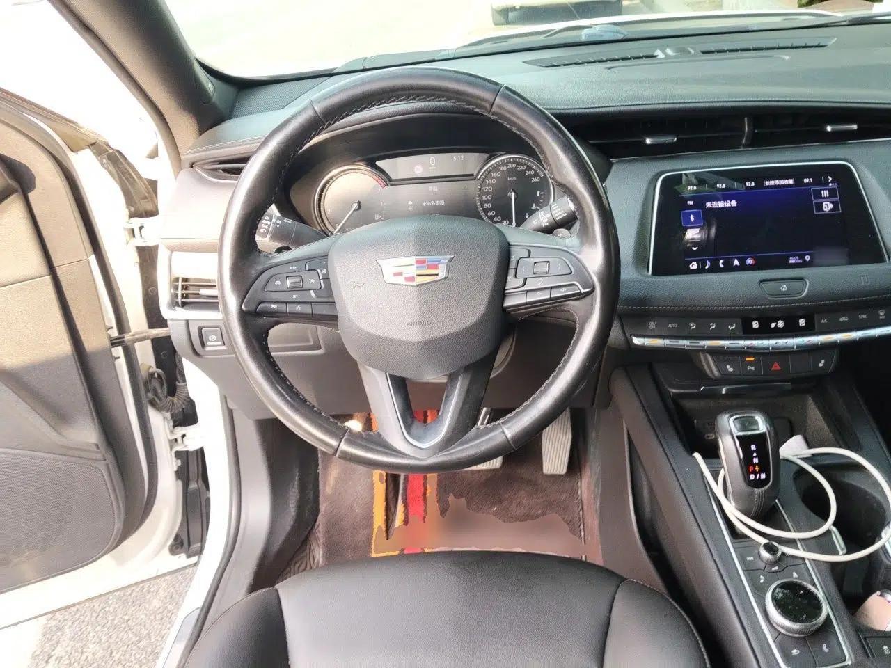 Cadillac XT4 2018 28T Two-Wheel Drive Leading Version — миниатюра 10