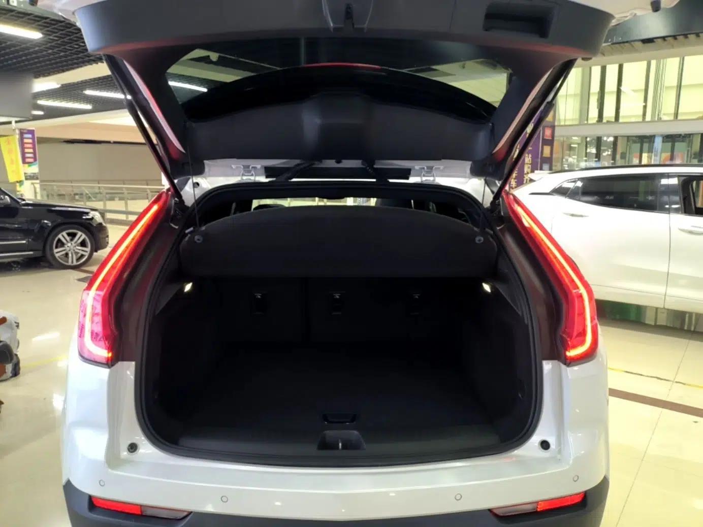 Cadillac XT4 2020 Revised Version 28T Two-Wheel Drive Tech Edition — миниатюра 22