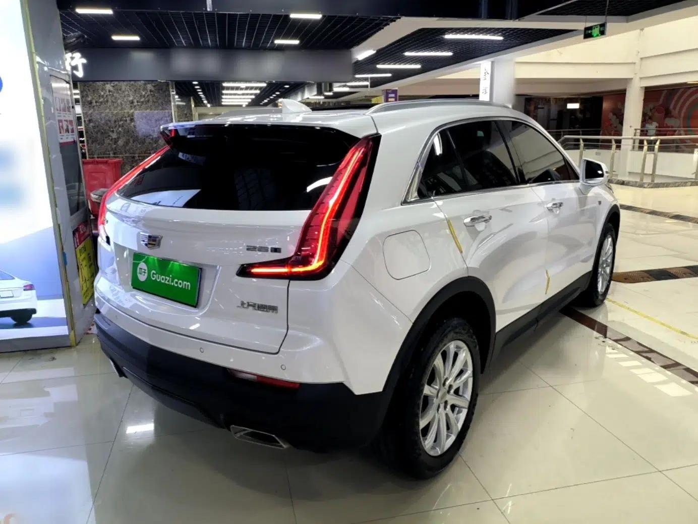 Cadillac XT4 2020 Revised Version 28T Two-Wheel Drive Tech Edition — миниатюра 6