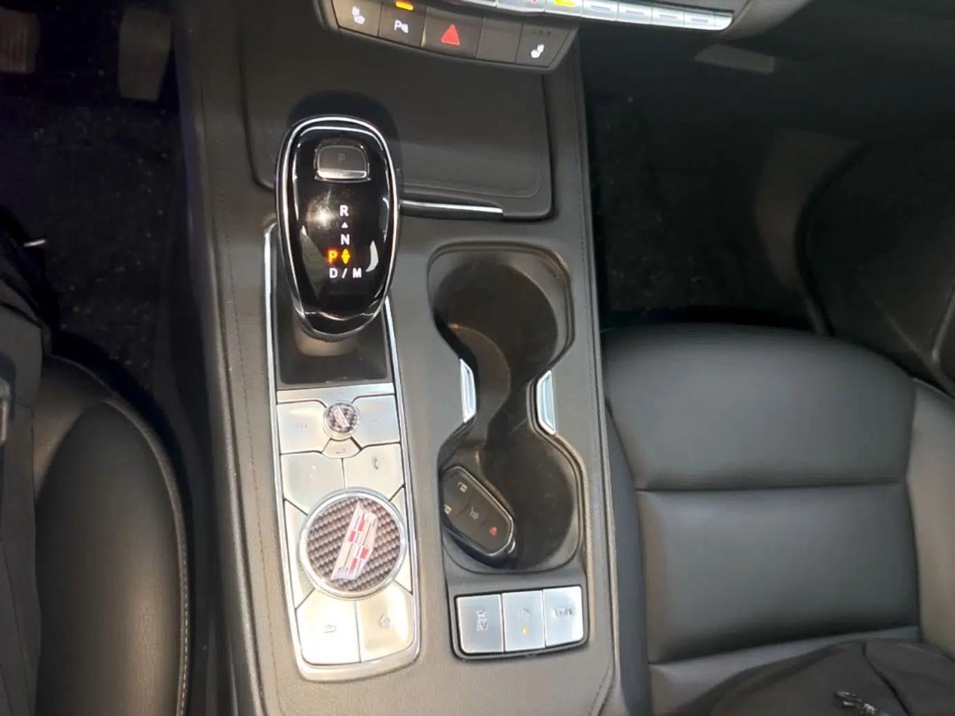 Cadillac XT4 2021 28T Two-Wheel Drive Leading Version — миниатюра 16