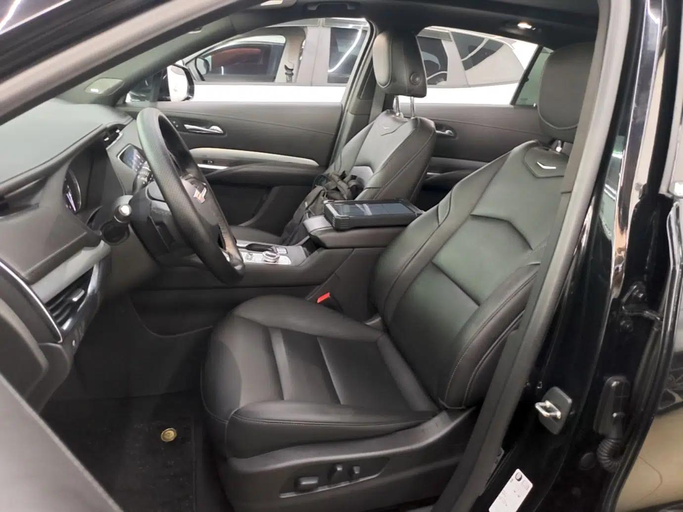 Cadillac XT4 2021 28T Two-Wheel Drive Leading Version — миниатюра 17