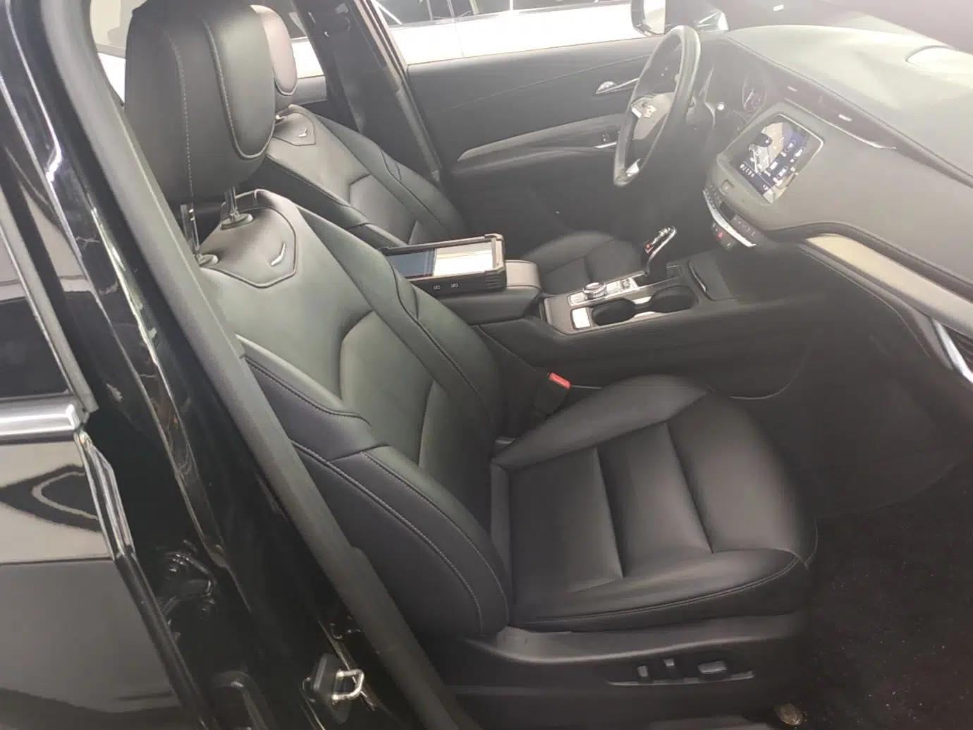 Cadillac XT4 2021 28T Two-Wheel Drive Leading Version — миниатюра 19