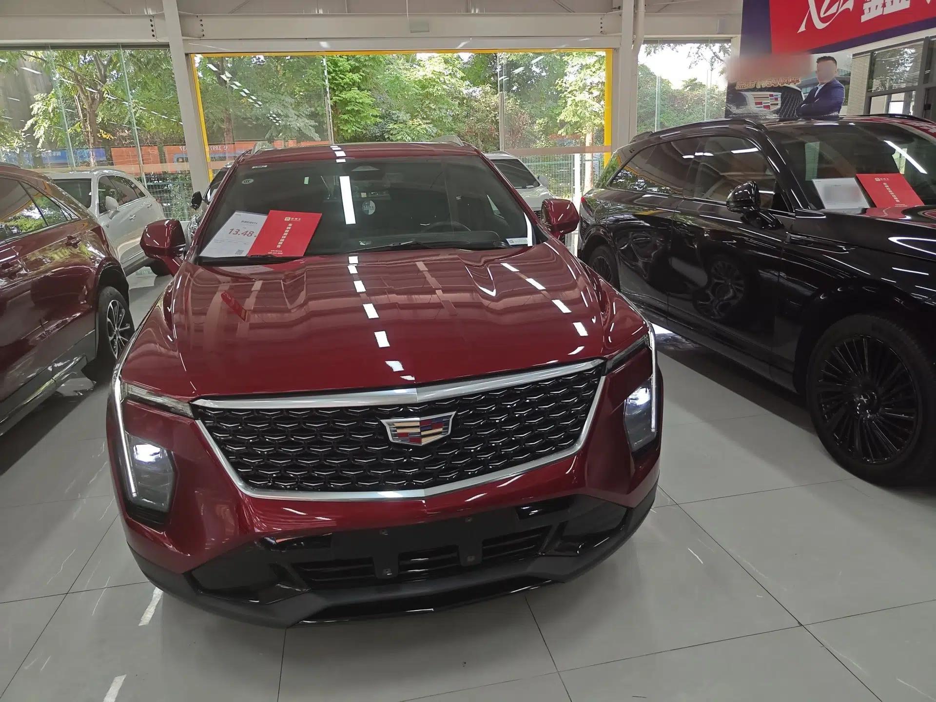 Cadillac XT4 2024 28T Two-Wheel-Drive Luxury Version — миниатюра 2