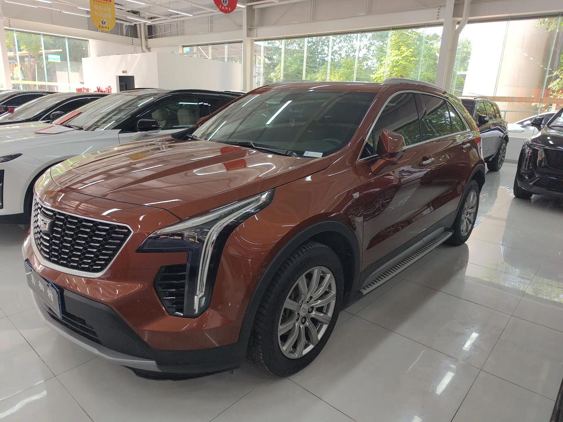 Cadillac XT4 2018 28T Two-Wheel Drive Leading Version — миниатюра 1
