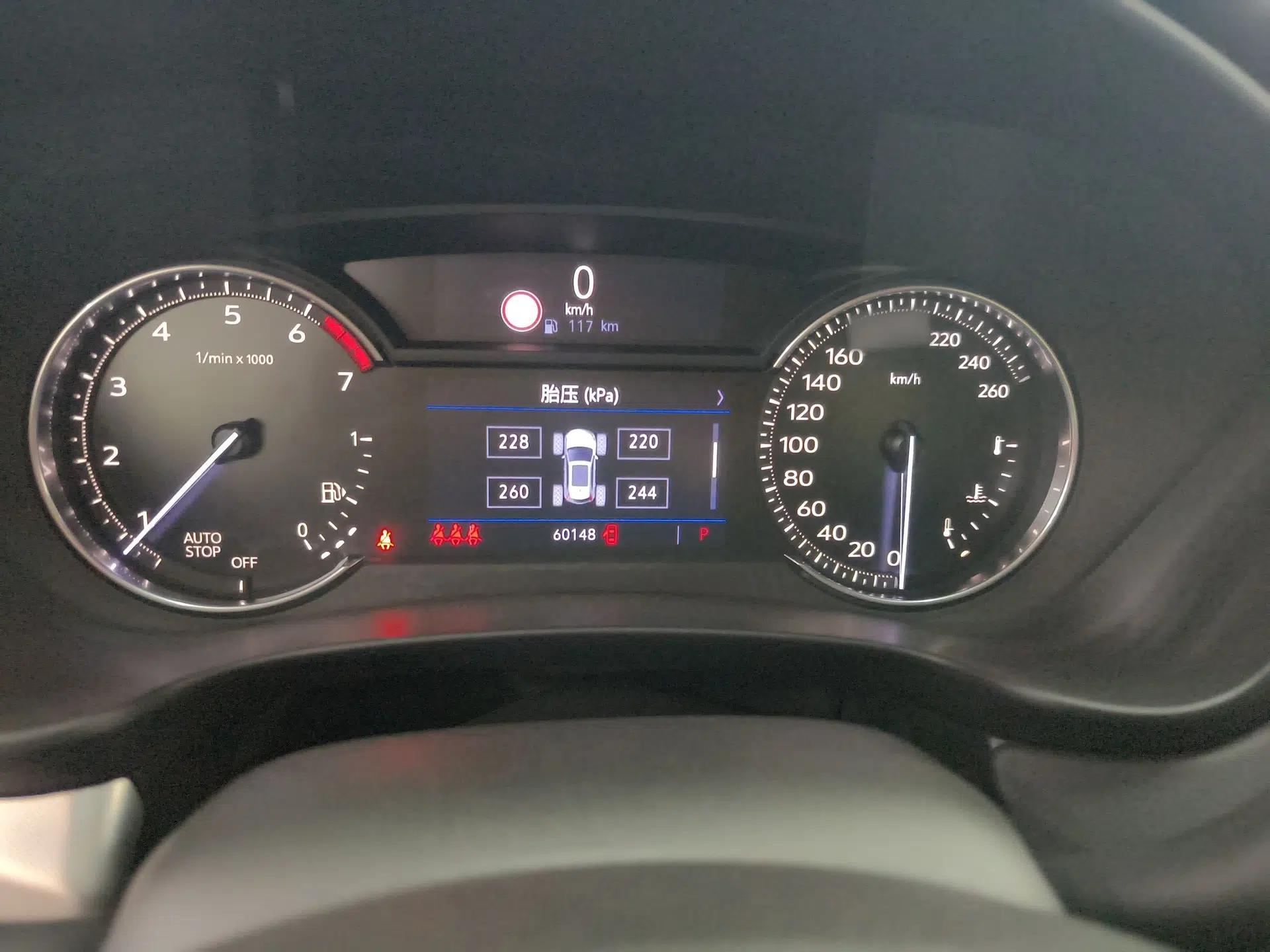 Cadillac XT4 2018 28T Two-Wheel Drive Leading Version — миниатюра 12