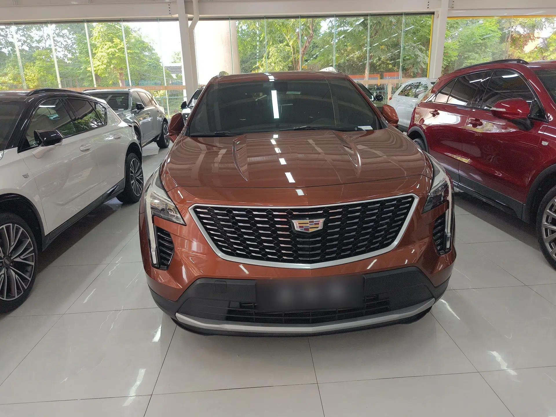Cadillac XT4 2018 28T Two-Wheel Drive Leading Version — миниатюра 3