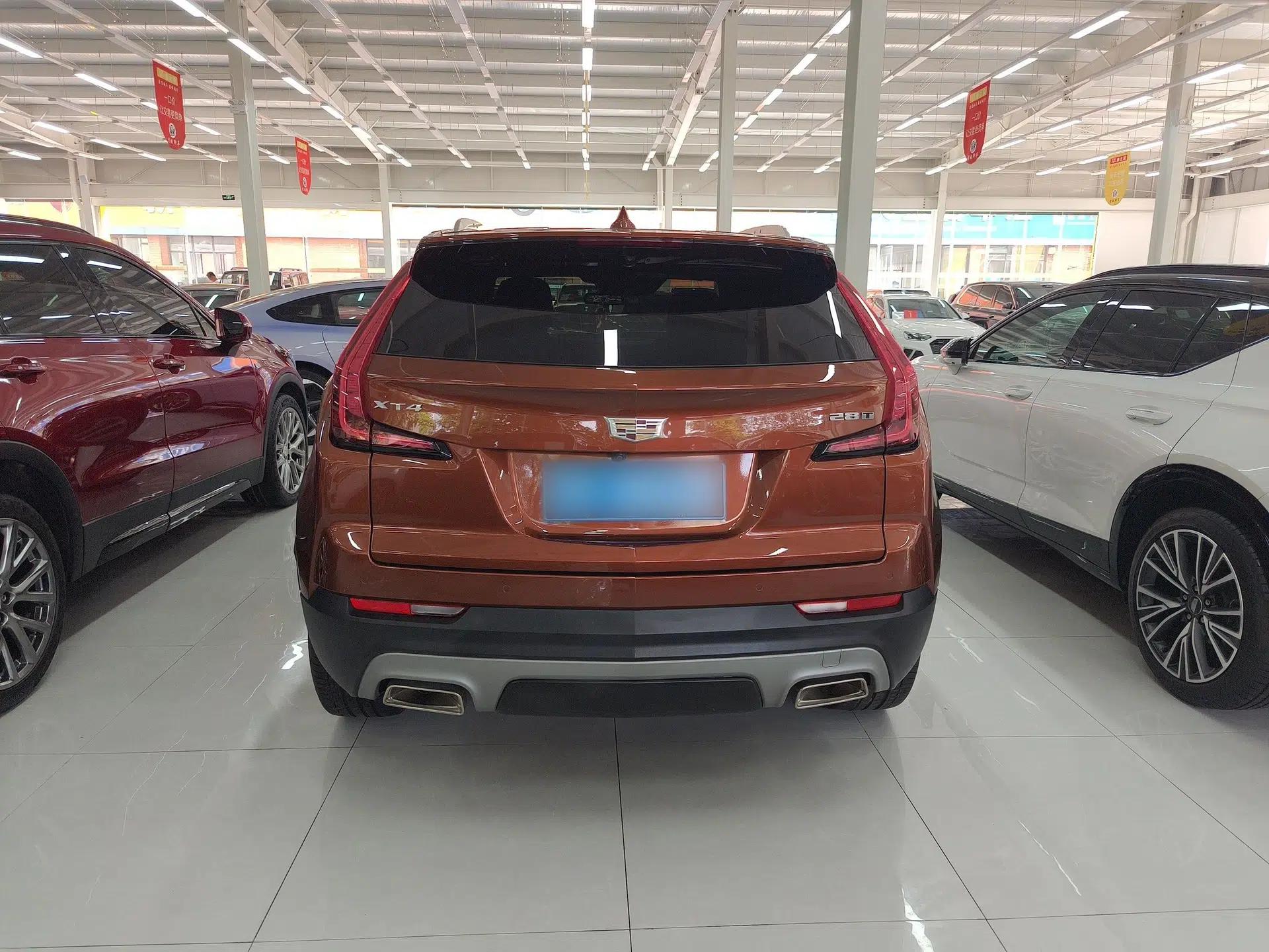 Cadillac XT4 2018 28T Two-Wheel Drive Leading Version — миниатюра 5