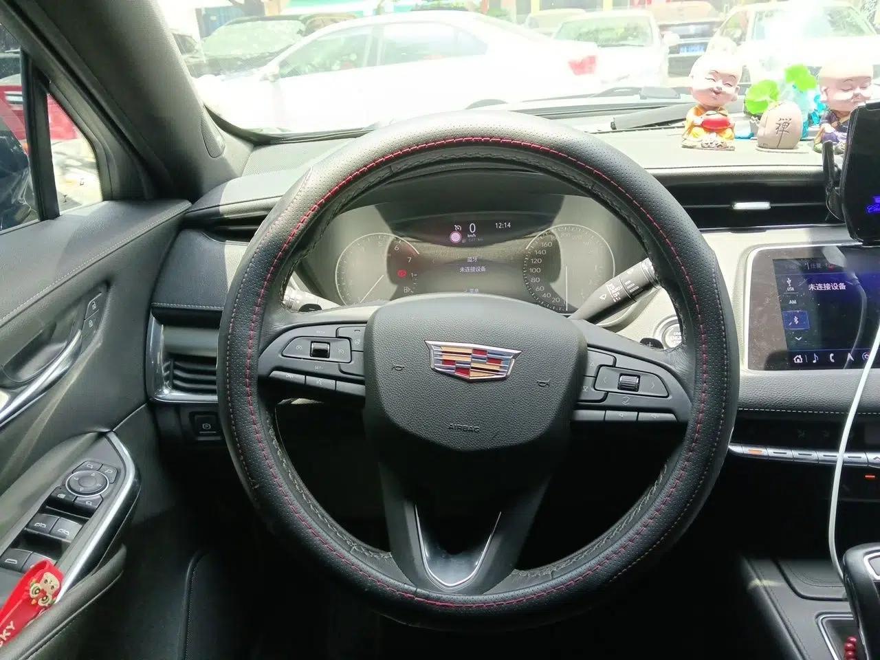 Cadillac XT4 2018 28T Two-Wheel Drive Leading Version — миниатюра 10