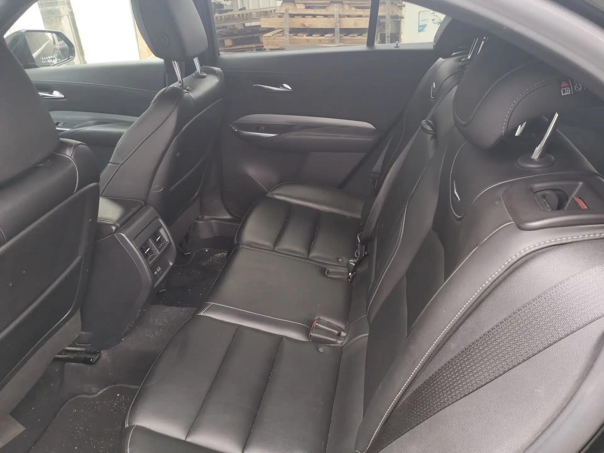 Cadillac XT4 2018 28T Two-Wheel-Drive Luxury Model — миниатюра 17