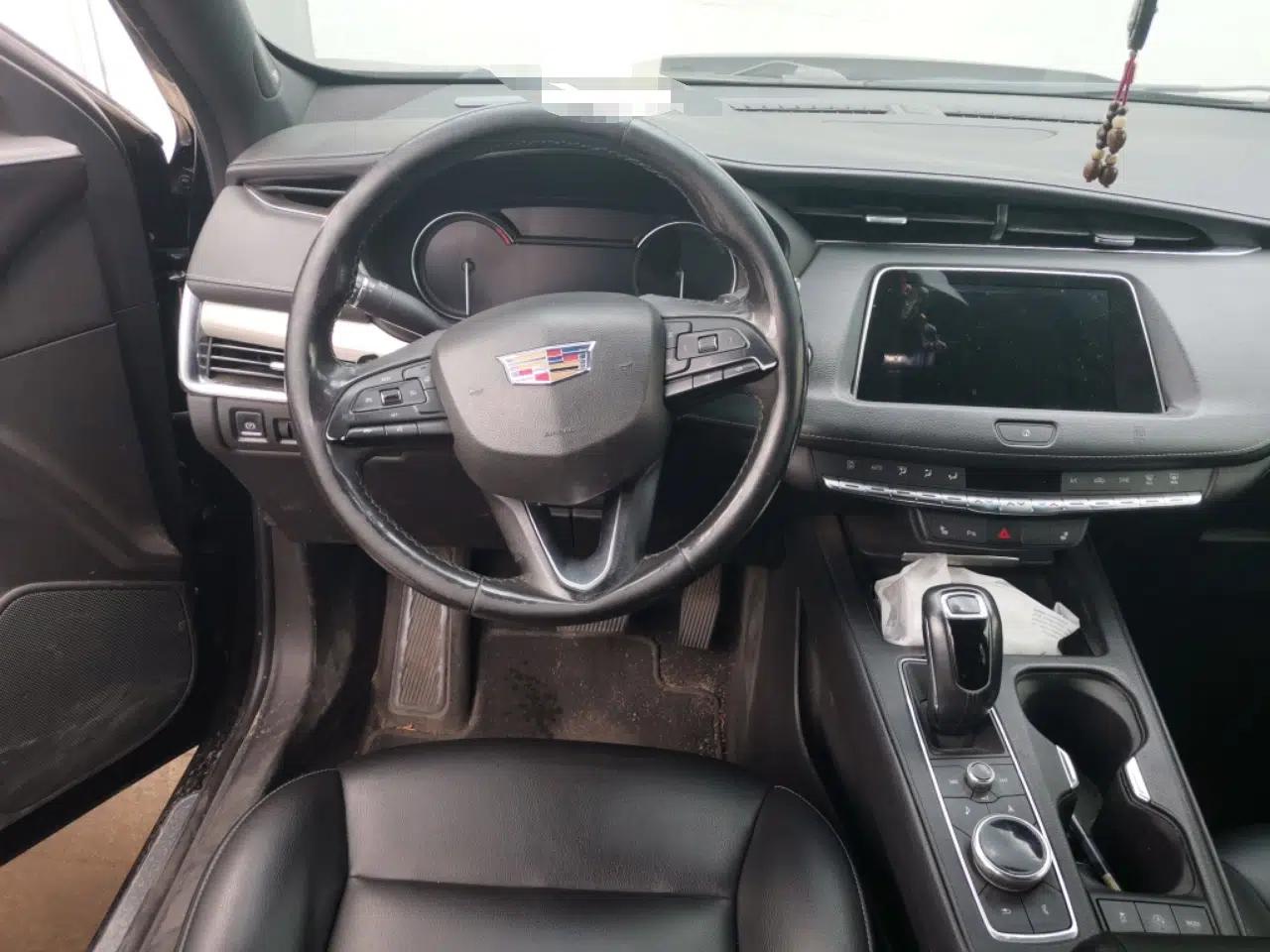 Cadillac XT4 2018 28T Two-Wheel-Drive Luxury Model — миниатюра 10