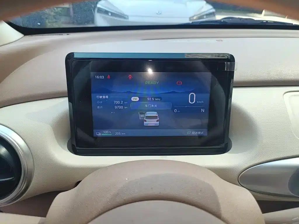 Hongguang MINIEV 2025 Fourth Generation Four-Door Advanced Model — миниатюра 12